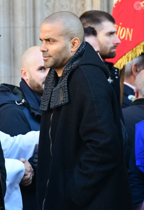 Tony Parker - Sortie des obsèques de Gérard Collomb en la cathédrale Saint-Jean à Lyon le 29 novembre 2023. © Romain Doucelin/Bestimage