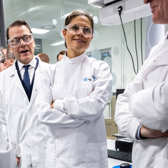 La princesse Victoria et le prince Daniel de Suède en visite au HUB Imperial College Innovation à Londres, à l'occasion de leur voyage officiel au Royaume-Uni. Le 29 novembre 2023 