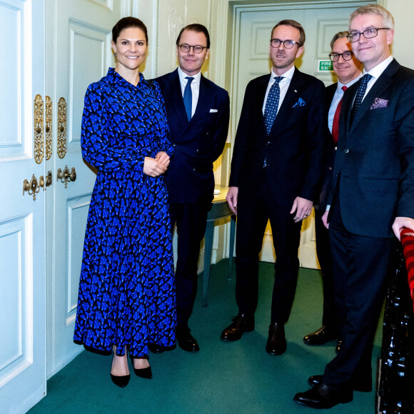 La princesse Victoria et le prince Daniel de Suède lors de la réception pour officialiser la candidature de la Suède pour le Conseil de l'Organisation Internationale Maritime (IMO) à Londres, à l'occasion de leur voyage officiel au Royaume-Uni. Le 29 novembre 2023 