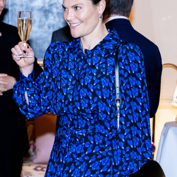 La princesse Victoria de Suède lors de la réception pour officialiser la candidature de la Suède pour le Conseil de l'Organisation Internationale Maritime (IMO) à Londres, à l'occasion de leur voyage officiel au Royaume-Uni. Le 29 novembre 2023 