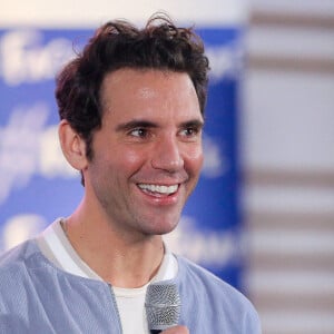 Il a même raconté que parfois on le retrouvait dans la rue mais lui ne se rappelait de rien.
Le chanteur Mika lors de la journée nationale de la lutte contre le harcèlement à l'école au lycée Pierre-Gilles de Gennes - ENCPB à Paris, France, le 7 novembre 2023. © Jonathan Rebboah/Panoramic/Bestimage 