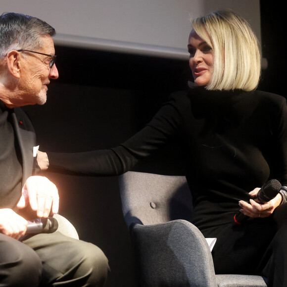 Jean-Claude Camus et Laeticia Hallyday - L.Hallyday donne une conférence de presse pour l'exposition Johnny Hallyday à Bruxelles Expo le 19 décembre 2022. © Dominique Jacovides / Bestimage 