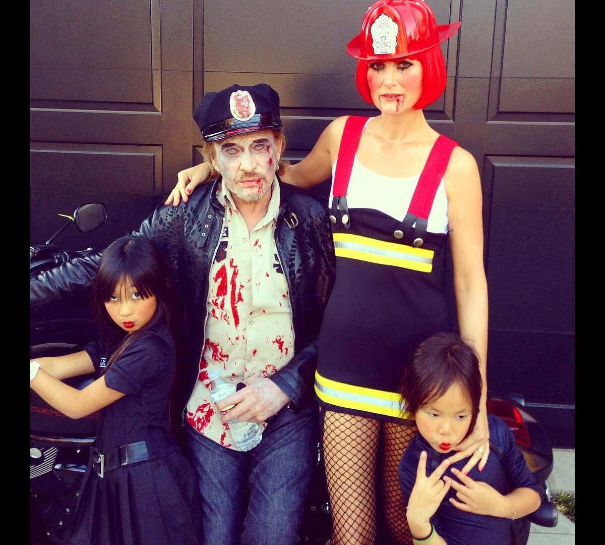 Photo Jade Et Joy Hallyday Laeticia Et Johnny Hallyday Lors D Une F Te D Halloween Purepeople