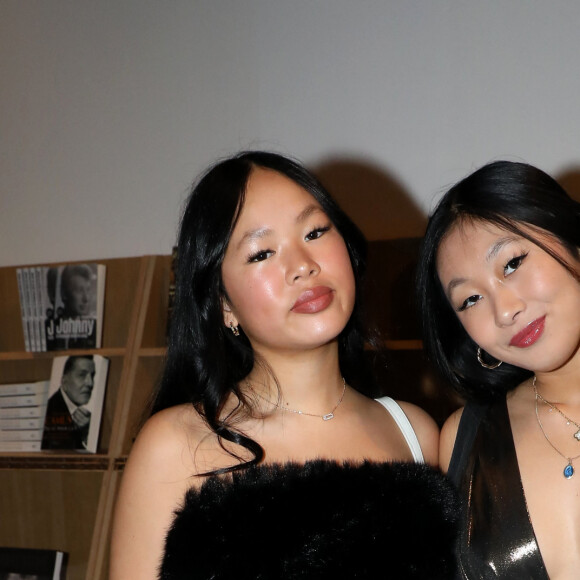 Exclusif - Joy et Jade Hallyday, les filles de L.Hallyday - Soirée d'ouverture de l'exposition Johnny Hallyday à Bruxelles Expo le 19 décembre 2022. © Dominique Jacovides / Bestimage 