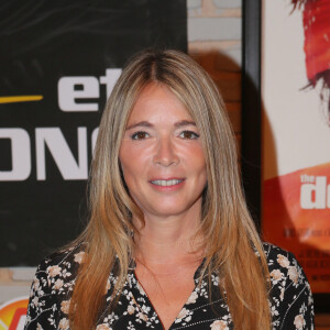 "Les pauvres..." a alors soufflé l'un des animateurs. Sûre d'elle et de ses choix, Hélène Rollès ajoute : "Bah non non mon fils est dehors dans la forêt, il fait ses cabanes, il fait ses trucs".
Exclusif - Hélène Rollès - Soirée anniversaire pour les 25 ans de la série "Hélène et les garçons" au siège de JLA Groupe à La Plaine Saint-Denis, le 18 mai 2017. © CVS/Bestimage 