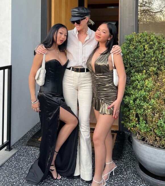 Une interview exclusive et en toute intimité pour les deux filles de Laeticia Hallyday
Laeticia Hallyday, Jade et Joy sur Instagram