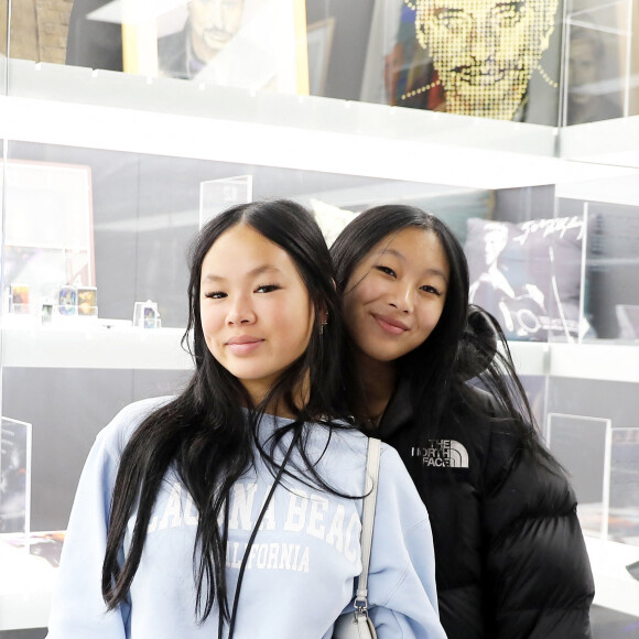 Elle se sont confiées à "Paris Match".
Les filles de L.Hallyday, Joy et Jade - L.Hallyday et ses proches visitent l'exposition Johnny Hallyday à Bruxelles Expo le 18 décembre 2022. © Dominique Jacovides / Bestimage 