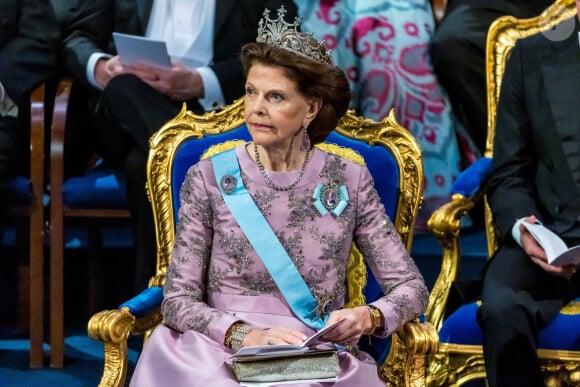 La reine Silvia avait quant à elle porté son choix sur une robe rose avec des strass
La reine Silvia - La famille royale de Suède lors de la cérémonie de remise du prix Nobel à Stockholm. Le 10 décembre 2023