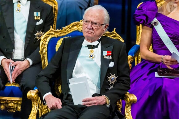Le roi Carl Gustav - La famille royale de Suède lors de la cérémonie de remise du prix Nobel à Stockholm. Le 10 décembre 2023