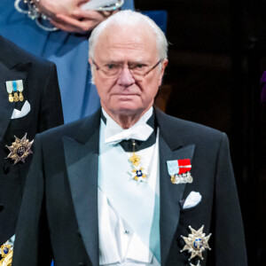 Le roi Carl Gustav, la princesse Victoria - La famille royale de Suède lors de la cérémonie de remise du prix Nobel à Stockholm. Le 10 décembre 2023