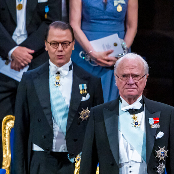 Le roi Carl Gustav, la reine Silvia, la princesse Victoria, le prince Daniel - La famille royale de Suède lors de la cérémonie de remise du prix Nobel à Stockholm. Le 10 décembre 2023