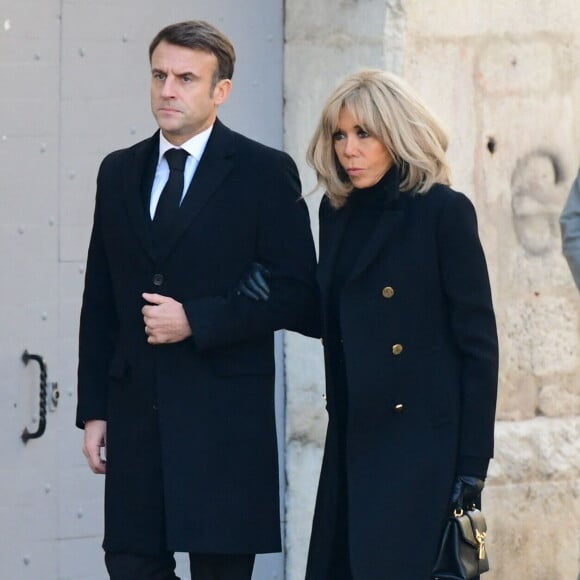 C'est ce qu'il a expliqué pour "Télé 2 semaines", avant de parler du couple présidentiel.
Le président de la République française Emmanuel Macron et la première Dame française Brigitte Macron - Arrivées aux obsèques de Gérard Collomb en la cathédrale Saint-Jean à Lyon le 29 novembre 2023. © Romain Doucelin/Bestimage 