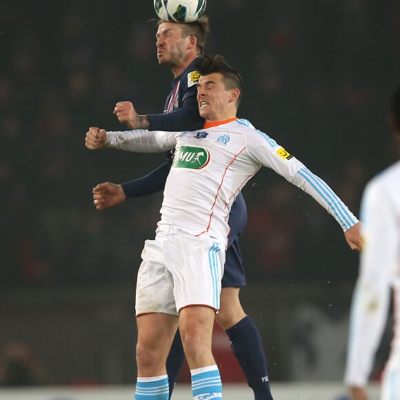 "C'est un véritable cloaque de corruption dans le football masculin", a rétorqué l'ancien footballeur
 
David Beckham, Joey Barton - Huitieme de finale de la Coupe de France de football entre le PSG et l'Olympique de Marseille au Parc des Princes a Paris le 27 fevrier 2013. Le PSG a remporte le match sur le score de 2 buts a 0.