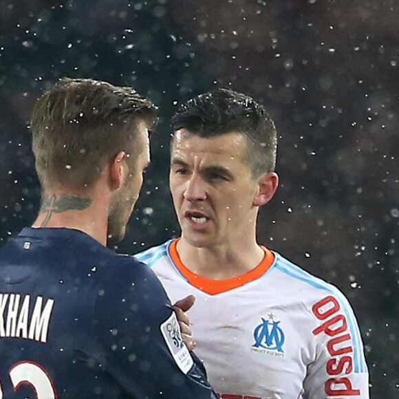 "Pédophiles à la Fédération anglaise. Je ne veux pas en faire partie tel quel", poursuit Joey Barton
 
David Beckham, Joey Barton Match de football Psg - Om au Parc des Princes - Premier match pour David Beckham avec le PSG contre l'Olympique de Marseille lors la 26eme journee du championnat de France. Le PSG a remporte le match sur le score de 2buts a 0.
