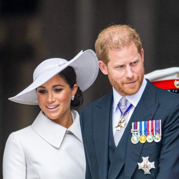 Le prince Harry, duc de Sussex, et Meghan Markle, duchesse de Sussex - Les membres de la famille royale et les invités lors de la messe célébrée à la cathédrale Saint-Paul de Londres, dans le cadre du jubilé de platine (70 ans de règne) de la reine Elisabeth II d'Angleterre. Londres, le 3 juin 2022.