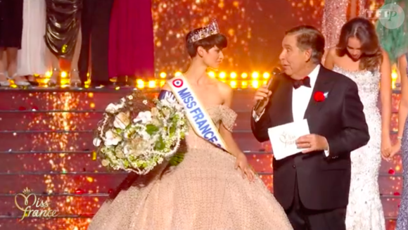 Capture de l'élection de Miss France 2024 diffusée sur TF1 le samedi 16 décembre 2023
