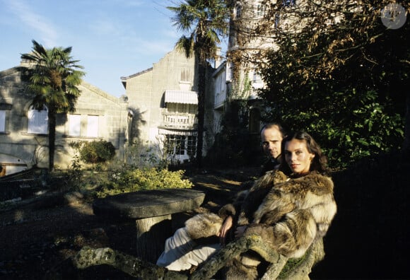 En France, à Saint-Jean de Blaignac, rendez-vous avec Guy Marchand et sa femme Béatrice, à leur domicile. Le 29 décembre 1983 © Jean Lenoir via Bestimage
