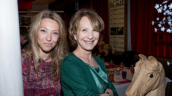 PHOTO : Laura Smet et Nathalie Baye réunies pour Noël, un invité spécial à leurs côtés