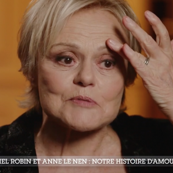 Elles révèlent avoir "commandé un donneur" et Anne Le Nen a suivi un traitement hormonal.
Muriel Robin et sa femme Anne Le Nen évoquent leurs envies de maternité dans l'émission "Sept à Huit" sur TF1.