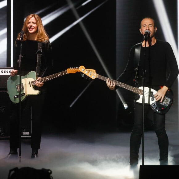 Exclusif - Calogero - Enregistrement de l'émission "La fête de la Chanson française" au Dôme à Paris, présentée par L.Thilleman et A.Manoukian, et diffusée le 22 décembre sur France 3 © Christophe Clovis / Bestimage 