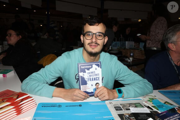 L'ancien champion de TF1 apporte un peu plus de piquant à son émission, Laurent Ruquier en fait même les frais
Paul El Kharrat lors de la 41ème Foire du Livre de Brive dans La Halle Brassens, à Brive-la-Gaillarde, France, le 10 novembre 2023. © Jean-Marc Lhomer/Bestimage