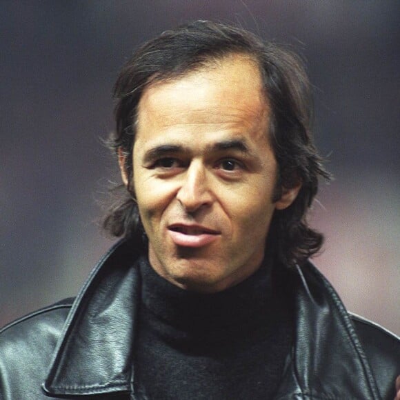 Ultra discret, il n'en reste pas moins dans le coeur des Français
Jean-Jacques Goldman au Parc des princes (archives)