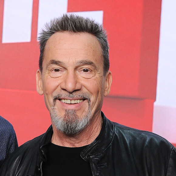 Un capital talent et sympathie partagé avec un autre musicien en seconde position, Florent Pagny
Exclusif - Florent Pagny - Enregistrement de l'émission Vivement dimanche au studio Gabriel à Paris, le 10 novembre 2023, présentée par M.Drucker et diffusée le 26 novembre 2023 sur France 3. © Guillaume Gaffiot / Bestimage