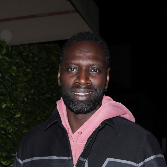 Tout comme Omar Sy qui est 4e
Exclusif - Omar Sy arrive au restaurant Giorgio Baldi à Santa Monica, le 11 octobre 2023.