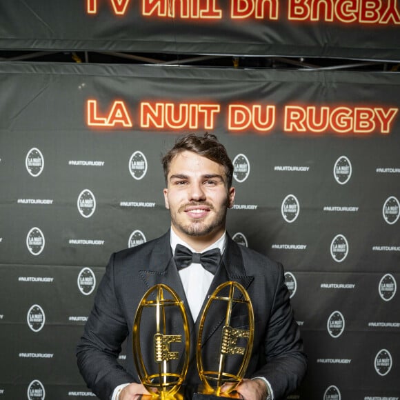 Antoine Dupont - Soirée de la 19ème édition de la Nuit du Rugby à l'Olympia, Paris le 20 novembre 2023© Pierre Perusseau/Bestimage