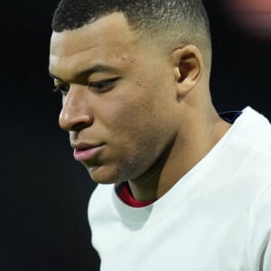 Kylian Mbappe (7) (Paris St Germain (PSG)) - Match de football en ligue 1 Uber Eats : Le PSG (Paris Saint-Germain) l'emporte 3 - 1 face à Metz au Parc des Princes à Paris le 20 décembre 2023. © Glenn Gervot / Panoramic / Bestimage