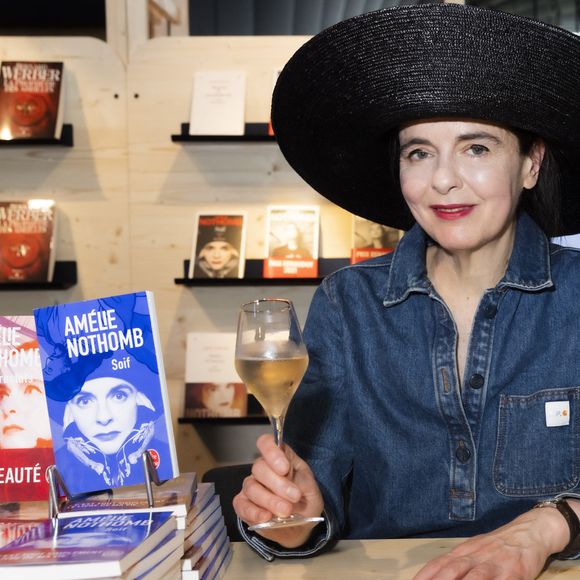 Amélie Nothomb - Festival du Livre de Paris 2022 au Grand Palais éphémère. Paris le 23 avril 2022. © Jack Tribeca / Bestimage