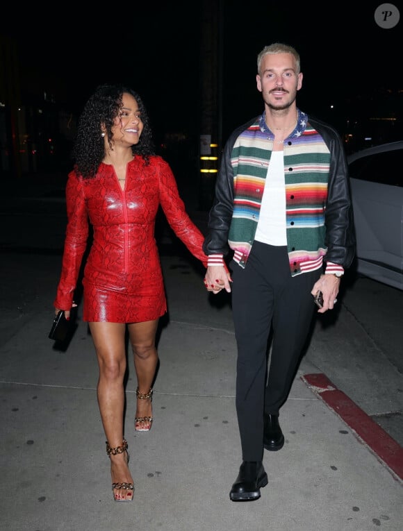 Et qui leur permet de retrouver les Etats-Unis.
Christina Milian dîne dans un restaurant de Los Angeles avec son mari Matt Pokora dans une robe rouge.