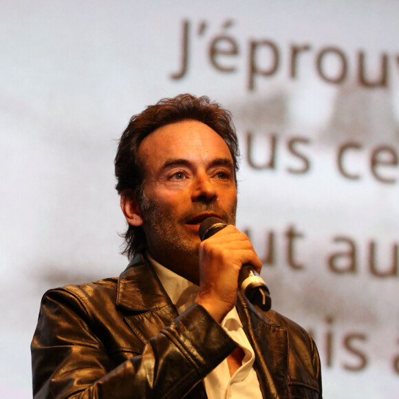 Exclusif - Anthony Delon représentait son père lors de la projection du film "Monsieur Klein" du réalisateur J. Losey lors du 50ème Festival La Rochelle Cinéma à La Coursive à La Rochelle le 3 juillet 2022. Pour sa 50ème édition du 1er juillet au 10 juillet,le Festival La Rochelle Cinéma va célébrer Alain Delon, " un acteur mythique à la beauté surnaturelle " qui incarne un âge d'or du cinéma français et italien des années 1960 aux années 1980. Vingt et un de ses films seront projetés dans de belles copies restaurées. Parmi eux, de nombreux chefs- d'oeuvre comme Plein Soleil (1960), Rocco et ses frères (1960), L'Éclipse (1962), Le Guépard (1963), Le Samouraï (1967), La Piscine (1969), Le Cercle rouge (1970), Monsieur Klein (1976) ou Notre histoire (1984). Au programme également : une table ronde avec des spécialistes de Delon, une exposition de photos ainsi qu'une leçon de musique en hommage à Ennio Morricone autour du Clan des Siciliens (1969). Alain Delon a fait parvenir un message audio et écrit au Festival de La Rochelle. © Jean-Marc Lhomer/Bestimage 