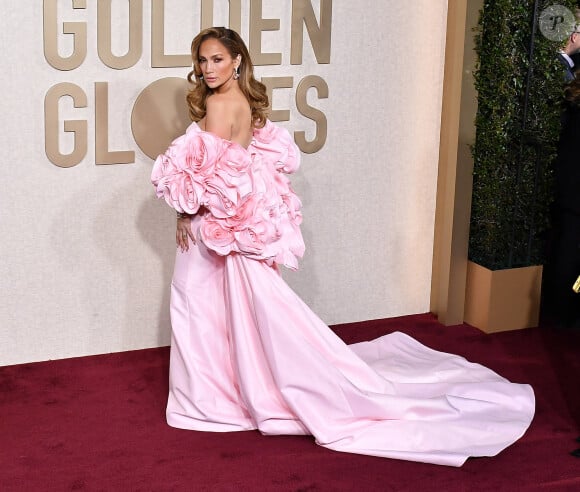 Mais que se passe-t-il entre Jennifer Lopez et Ben Affleck ?
Jennifer Lopez - Photocall de la 81ème cérémonie des Golden Globes au Beverly Hilton à Los Angeles.