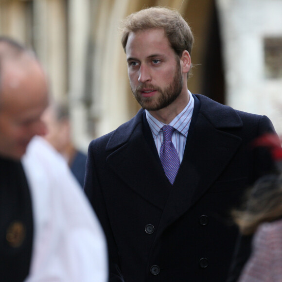 Une pilosité qui lui donne une allure des plus sexy 
Prince William - Les membres de la famille royale lors de la traditionnelle messe de Noël à Sandringham le 25 décembre 2008