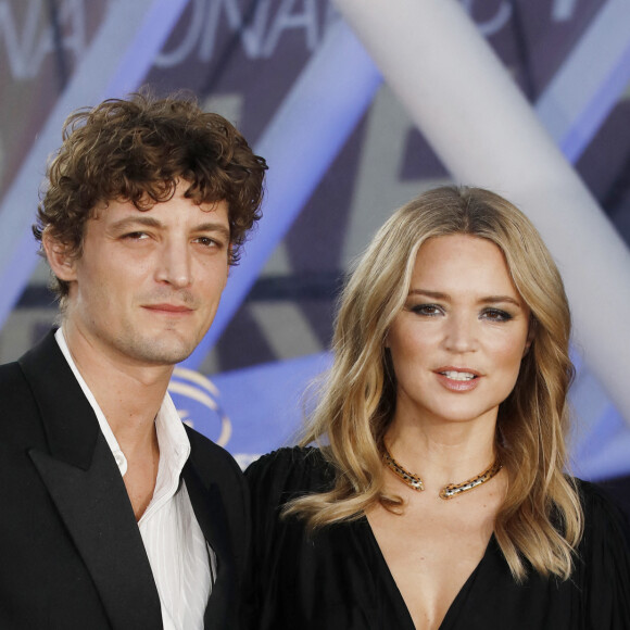 Niels Schneider et sa compagne Virginie Efira - Arrivées des personnalités pour la cérémonie en hommage au réalisateur américain J.Gray donnée lors du 19ème Festival International du Film de Marrakech le 12 novembre 2022. © Denis Guignebourg / Bestimage 