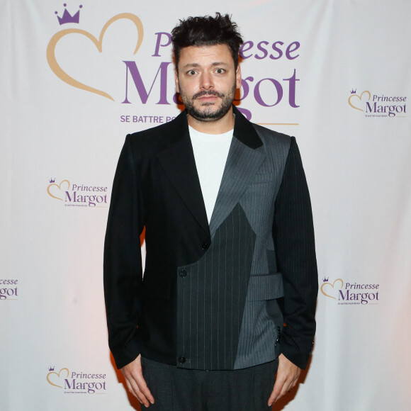 L'humoriste et comédien a dû annuler à la dernière minute ses engagements liés à la promotion de son nouveau film 
Exclusif - Kev Adams (parrain de l'association) lors de la soirée de gala de l'association "Princesse Margot" à l'hôtel InterContinental Paris - Le Grand, à Paris, France, le 11 décembre 2023. © Christophe Clovis/Bestimage