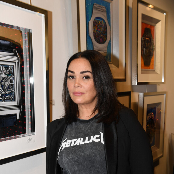 Exclusif - Lola Dewaere lors du vernissage de l'exposition "Vue du ciel" de l'artiste 3D Johann Perathoner au Royal Monceau-Raffles Paris le 20 avril 2022. Passionné depuis toujours par les villes et les paysages urbains, l'artiste français d'art contemporain Johann Perathoner est connu et reconnu pour ses représentations magistrales de villes en trois dimensions, des oeuvres tridimensionnelles qu'il réalise avec une précision quasi chirurgicale aux résultats des plus impressionnants.  Actuellement représenté dans plus de 30 galeries dans le monde, de Paris à Miami, en passant par Londres, Genève ou Tokyo, l'artiste qui vient de fêter ses 36 ans a récemment exposé son travail en haut de l'Empire State Building à New York et se donne désormais le défi de présenter ses oeuvres en haut de la Tour Eiffel ! Les prestigieuses galeries Bel-Air Fine Art lui ont ouvert les portes du Royal Monceau-Raffles Paris pour une nouvelle exposition intitulée " Vue du ciel ", qui se tiendra jusqu'au mois de mai au sein du prestigieux palace parisien avant d'être exposée à l'international et dont le vernissage a réuni cette semaine de nombreuses personnalités venues découvrir les dernières créations de Johann Perathoner. © Rachid Bellak / Bestimage 