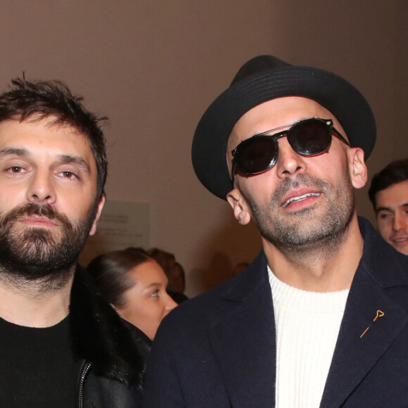 La mode masculine est mise en lumière du mardi 16 au dimanche 21 janvier 2024.
Pio Marmaï et JR - Défilé de mode Louis Vuitton Homme, collection automne-hiver 2024-2025, dans le cadre de la Fashion Week de Paris, le 16 Janvier 2024. © Bertrand Rindoff / Bestimage