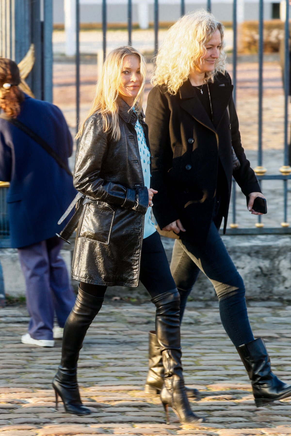Photo Rappelons que Kate Moss célébrait ses 50 ans mardi à Paris. Kate Moss à la sortie du