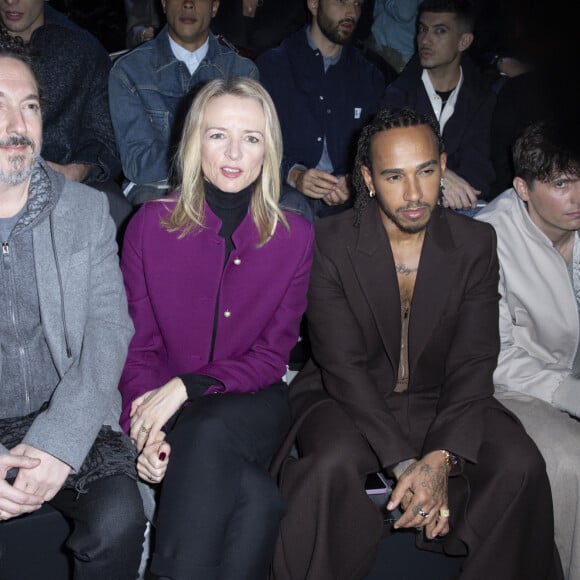 Guillaume Gallienne, Delphine Arnault, Lewis Hamilton, Raphaël Quenard - Les célébrités lors du défilé Dior "Collection Homme Prêt-à-Porter Automne/Hiver 2024-2025" lors de la Fashion Week de Paris, le 19 janvier 2024. © Olivier Borde / Rindoff / Bestimage 