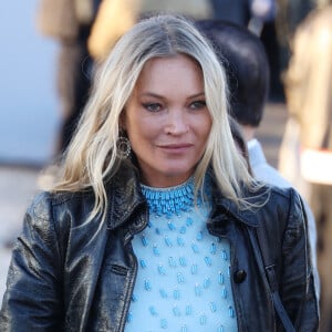 Kate Moss était de sortie ce jeudi à Paris.
Kate Moss - Sorties du défilé Dior "Collection Homme Prêt-à-Porter Automne/Hiver" lors de la Fashion Week de Paris (PFW), à l'École Miliatire, Place Fontenoy, à Paris, France. © Denis Guignebourg/Bestimage 