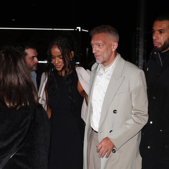 Son couple avec le mannequin brésilien Narah Baptista est officiel
Narah Baptista et Vincent Cassel - Arrivées des personnalités au défilé AMI collection homme automne/hiver 2024/2025 lors de la fashion week à Paris (PFW) le 18 janvier 2024. © Denis Guignebourg / Bestimage 