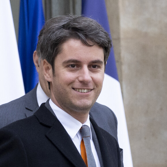 Le Premier ministre Gabriel Attal à la sortie du conseil des ministres du nouveau gouvernement au palais présidentiel de l'Elysée à Paris, France, le 12 janvier 2024. © Cyril Moreau/Bestimage 