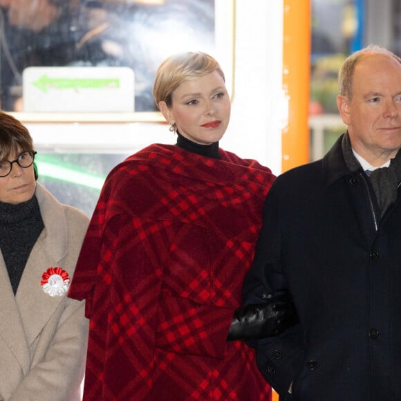 La princesse Stéphanie de Monaco, La princesse Charlène de Monaco, Le prince Albert II de Monaco - inauguration du marché de Noël sur la place du Casino de Monte-Carlo à Monaco © Olivier HuitelPool/Bestimage