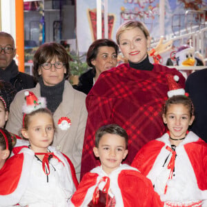 La princesse Stéphanie de Monaco, La princesse Charlène de Monaco - inauguration du marché de Noël sur la place du Casino de Monte-Carlo à Monaco, le 7 décembre 2023. © Olivier HuitelPool/Bestimage