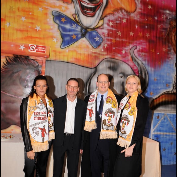 Stéphanie de Monaco avec le prince Albert II et Charlene au Festival international du cirque à Monte-Carlo en 2008