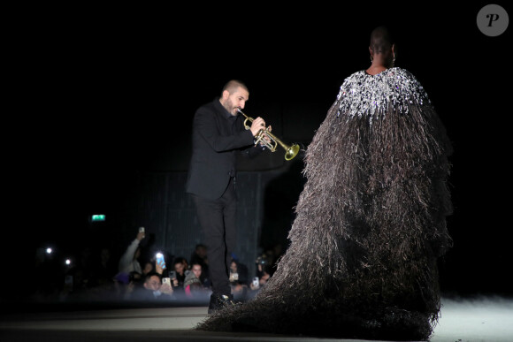 Ibrahim Maalouf - Défilé Stéphane Rolland Haute Couture printemps-été 2024 à la Salle Pleyel de Paris, le 23 janvier 2024. © Bertrand Rindoff / Bestimage