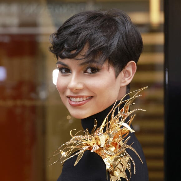 C'est un grand honneur qu'il a accordé à ces talents en herbe... puisque leurs créations ont été présentées face à une très large audience. Et pas n'importe laquelle !
Eve Gilles (Miss France 2024) - Arrivées au défilé Stéphane Rolland Haute Couture printemps-été 2024 à la Salle Pleyel de Paris, le 23 janvier 2024. © Christophe Aubert via Bestimage