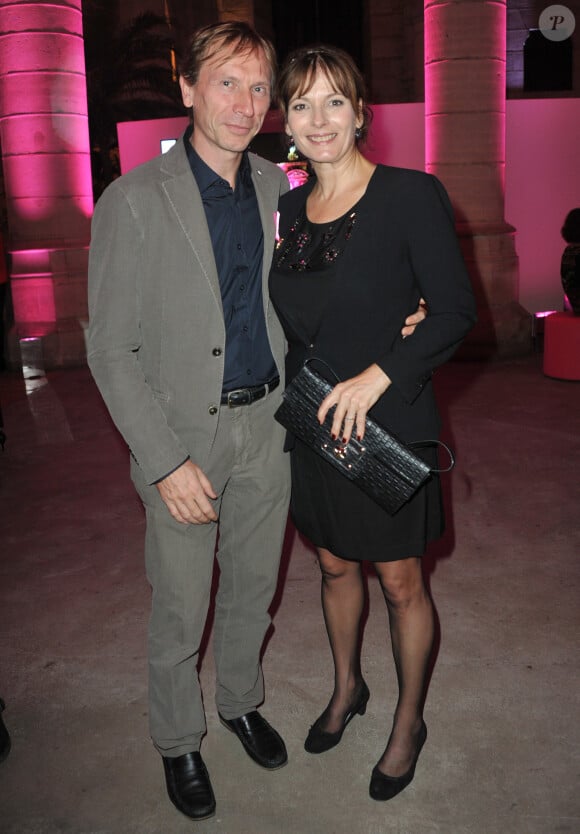 Exclusif - Cecilia Hornus (Plus belle la vie) et son compagnon Thierry Ragueneau - Soiree "Octobre Rose" organisée par Estee Lauder pour l'association "Le Cancer du Sein, Parlons-en !" a la Conciergerie a Paris, le 30 septembre 2013.
